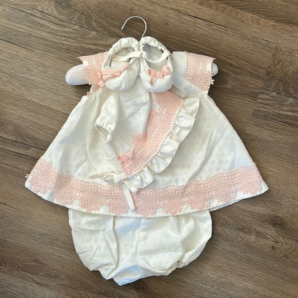 Dress for presentations for baby girls